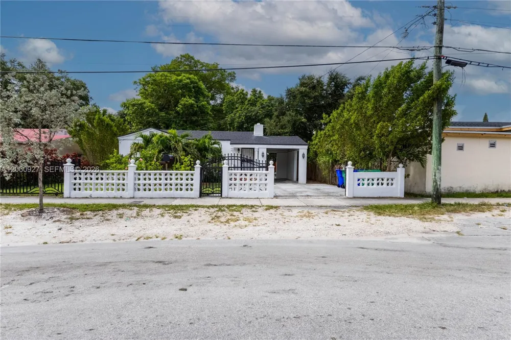 180 NW 67th St Miami, FL 33150