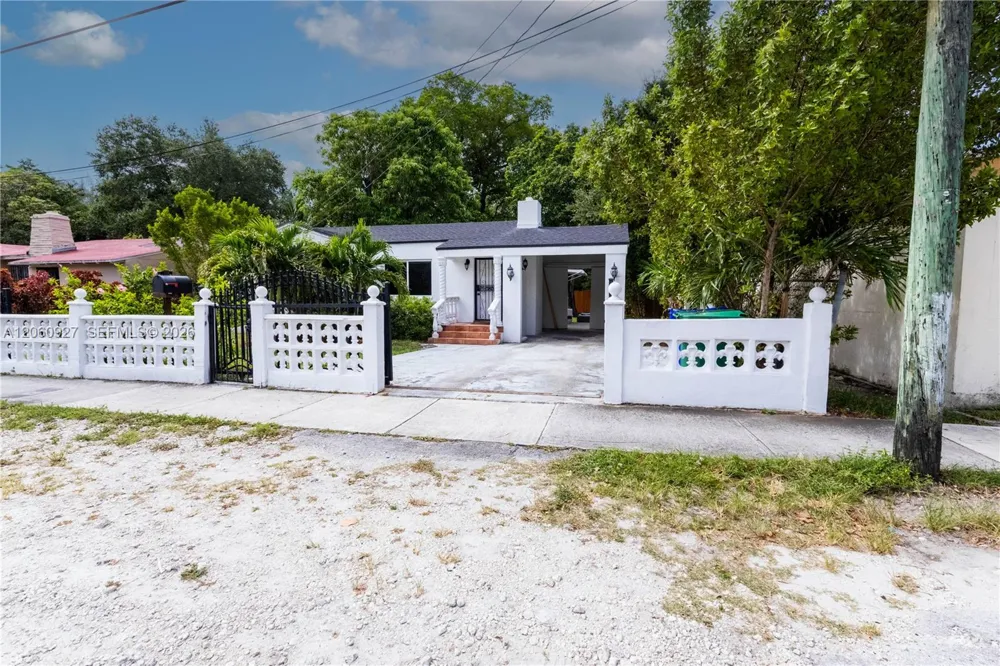 180 NW 67th St Miami, FL 33150