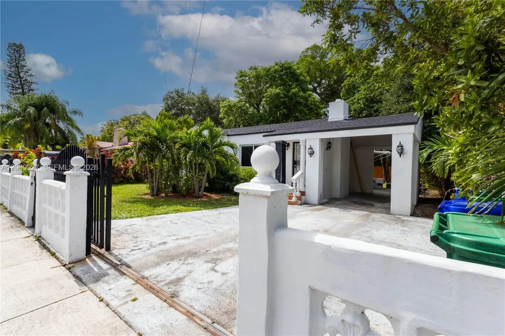 180 NW 67th St Miami, FL 33150