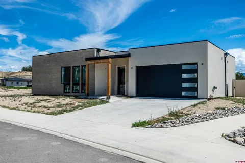 3430 Kestrel Loop