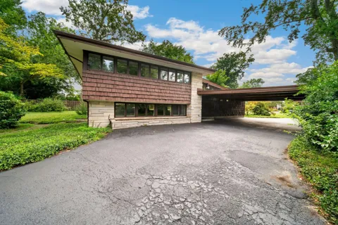 301 Kenwood Place