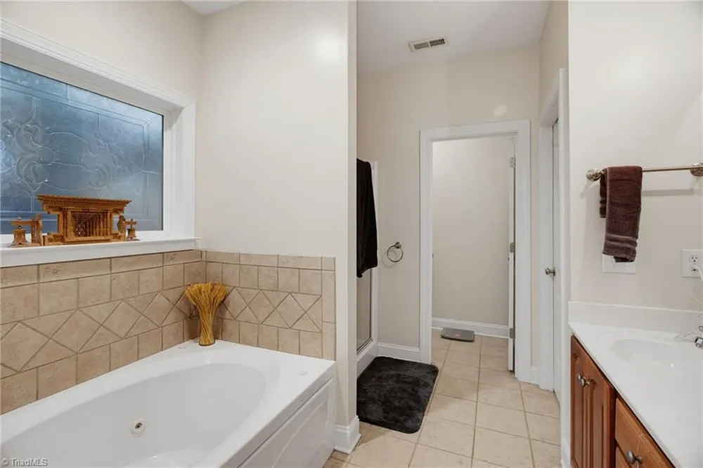 5917 Kenville Green Circle Kernersville, NC 27284