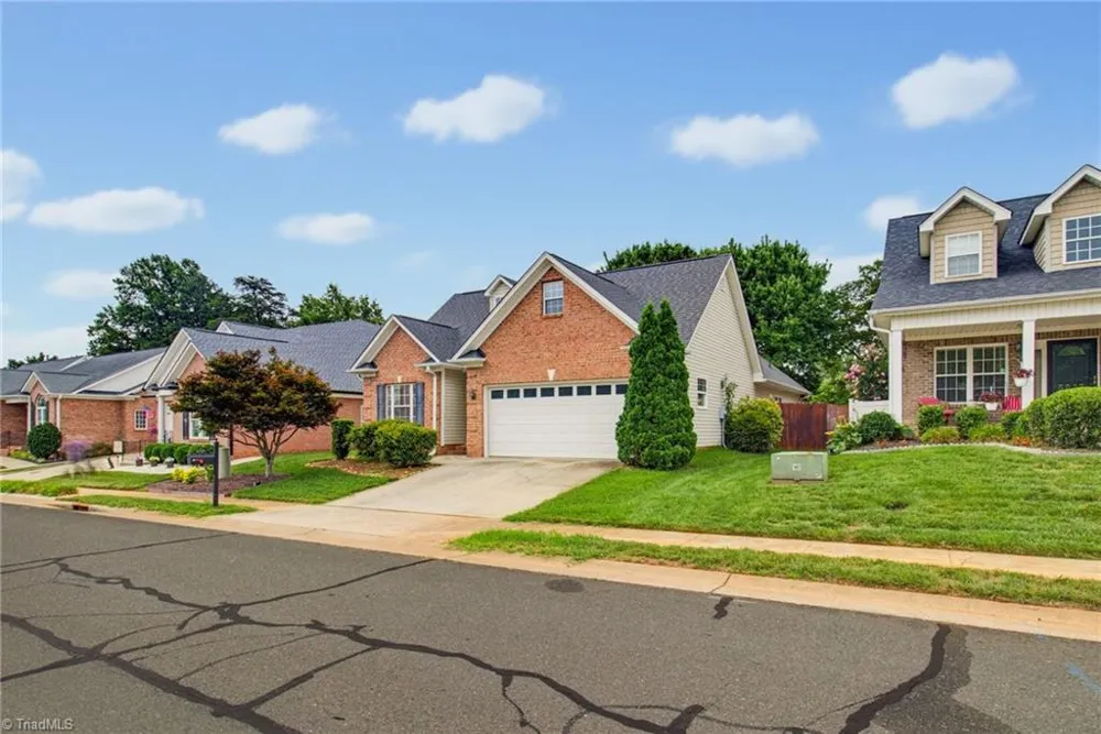 5917 Kenville Green Circle Kernersville, NC 27284