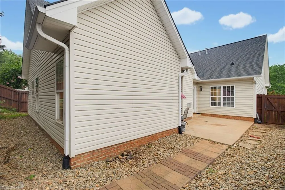 5917 Kenville Green Circle Kernersville, NC 27284