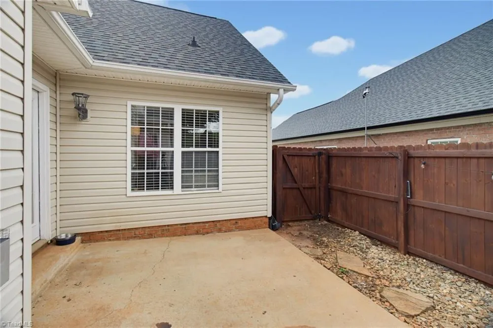 5917 Kenville Green Circle Kernersville, NC 27284