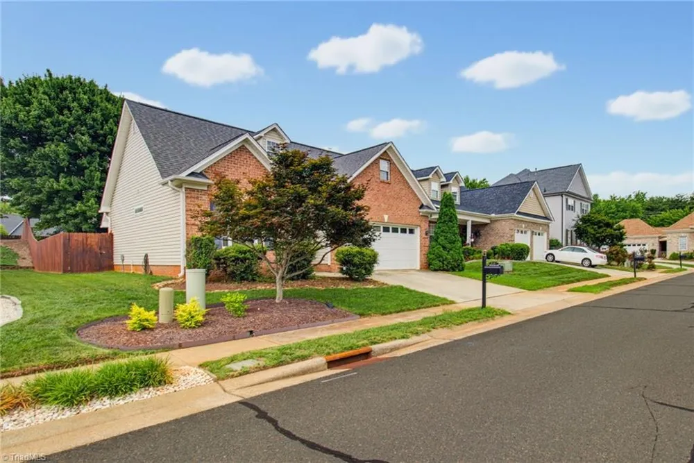 5917 Kenville Green Circle Kernersville, NC 27284