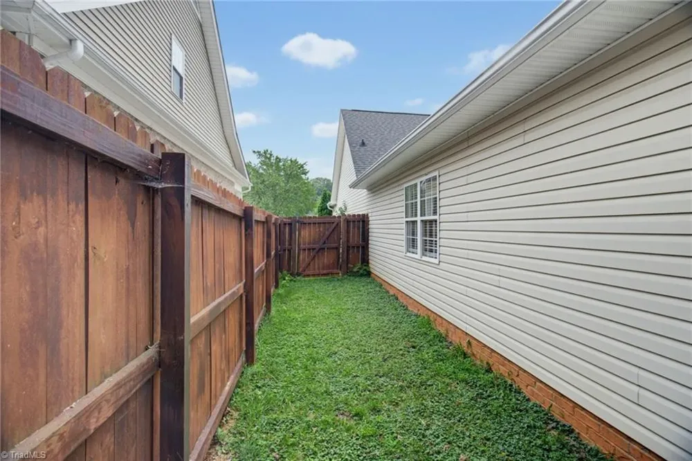 5917 Kenville Green Circle Kernersville, NC 27284