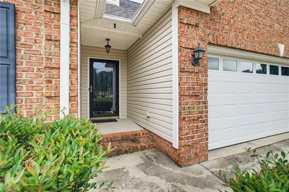 5917 Kenville Green Circle Kernersville, NC 27284