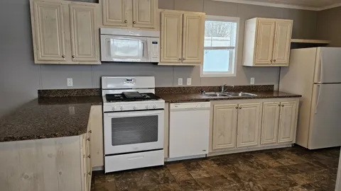 855 W. Jefferson #18