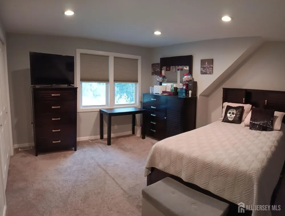 209 Eaton Avenue Trenton, NJ 08619