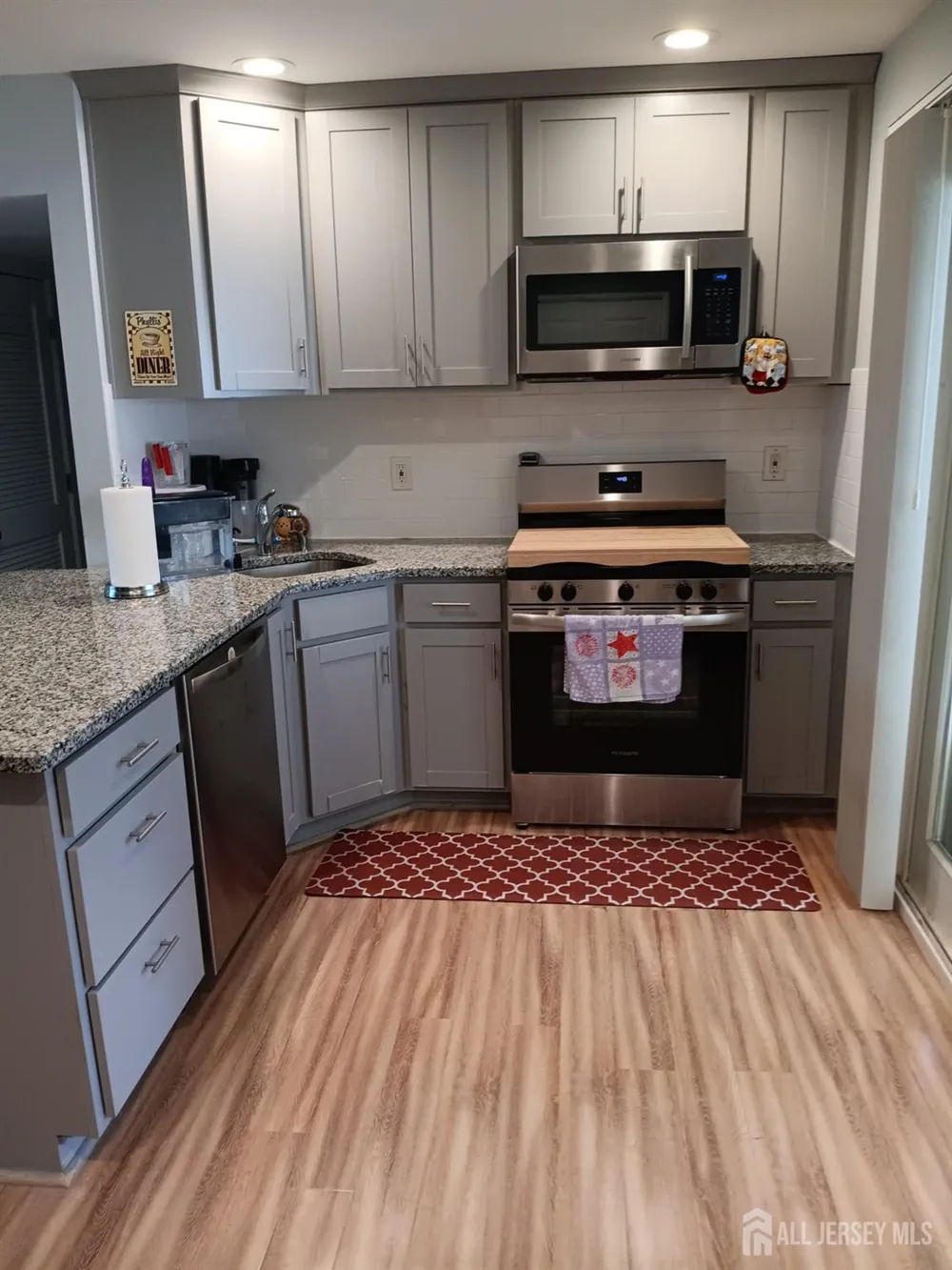209 Eaton Avenue Trenton, NJ 08619