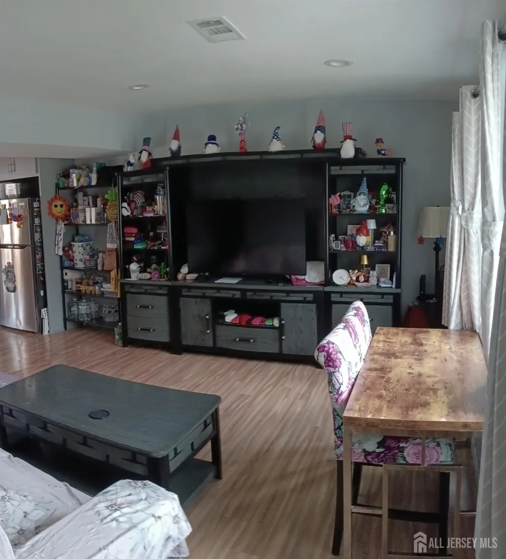 209 Eaton Avenue Trenton, NJ 08619