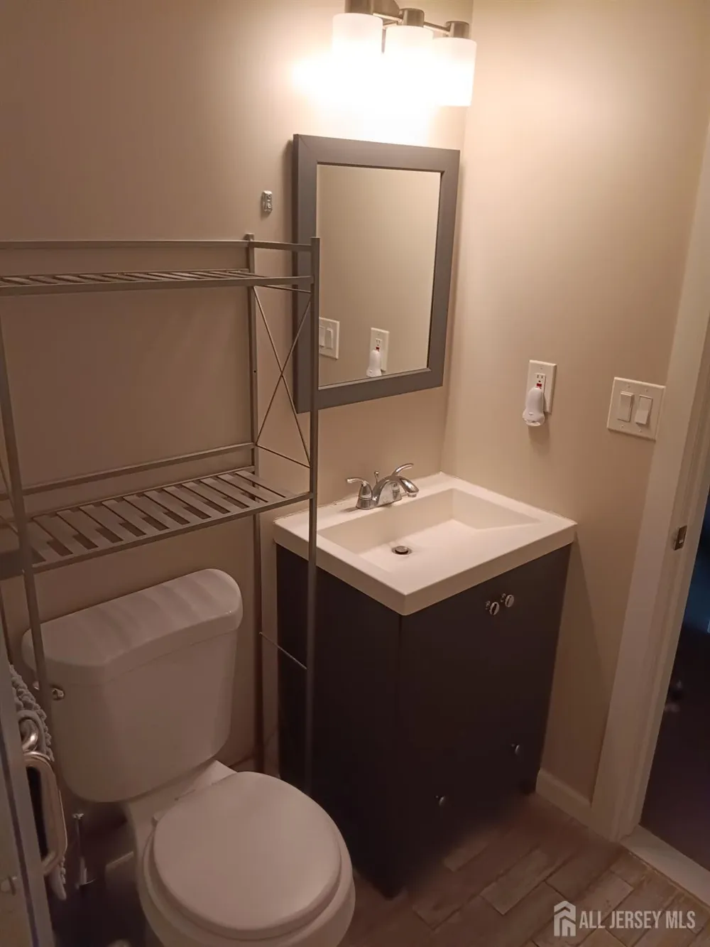 209 Eaton Avenue Trenton, NJ 08619