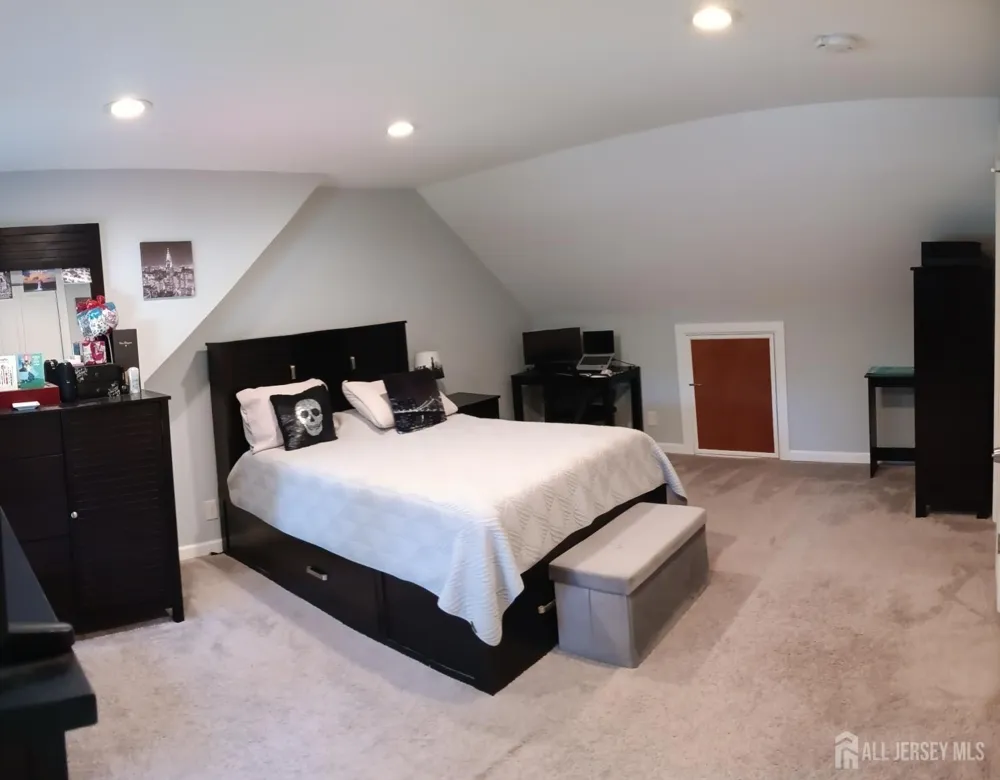 209 Eaton Avenue Trenton, NJ 08619