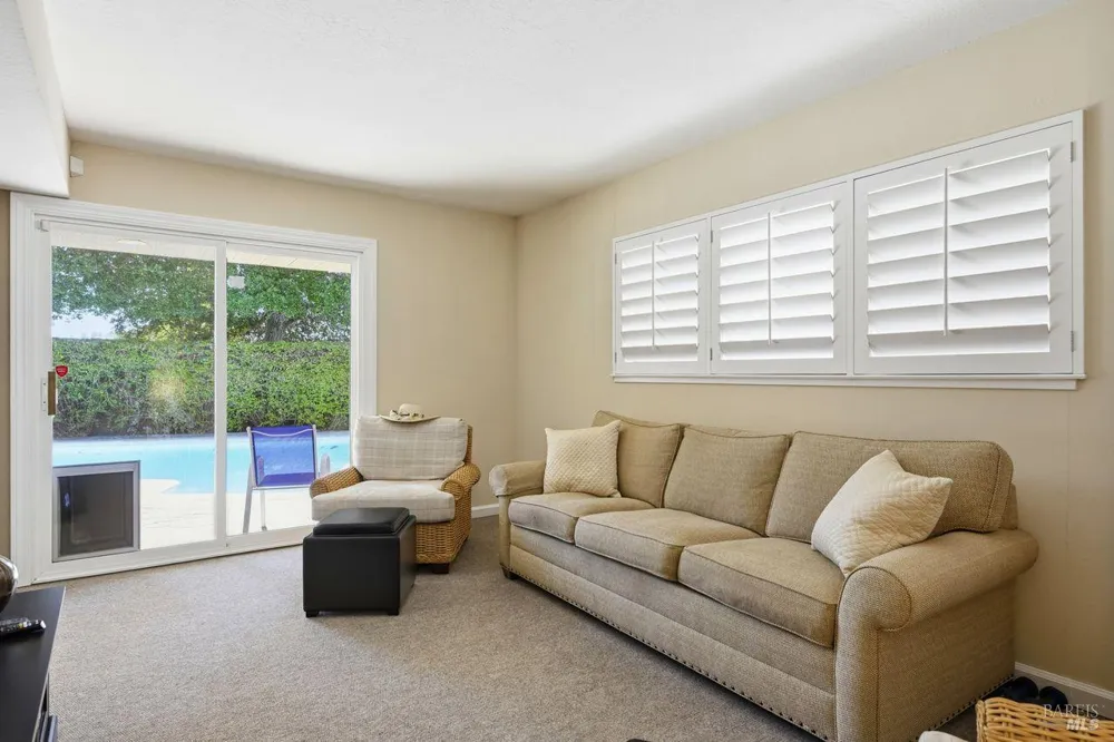 42 Oxford Drive San Rafael, CA 94903