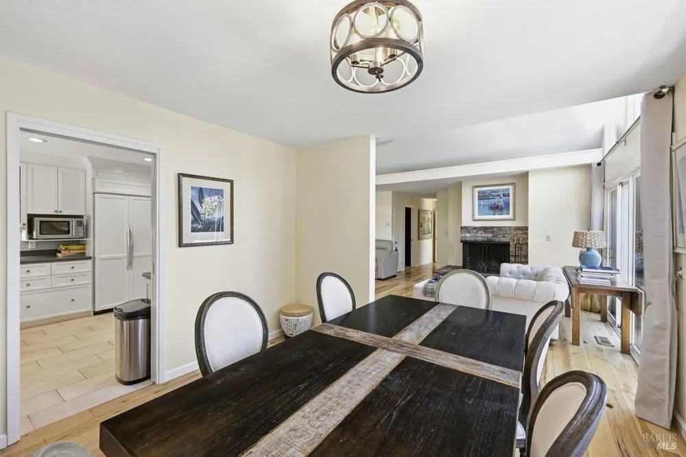 42 Oxford Drive San Rafael, CA 94903