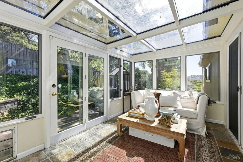42 Oxford Drive San Rafael, CA 94903