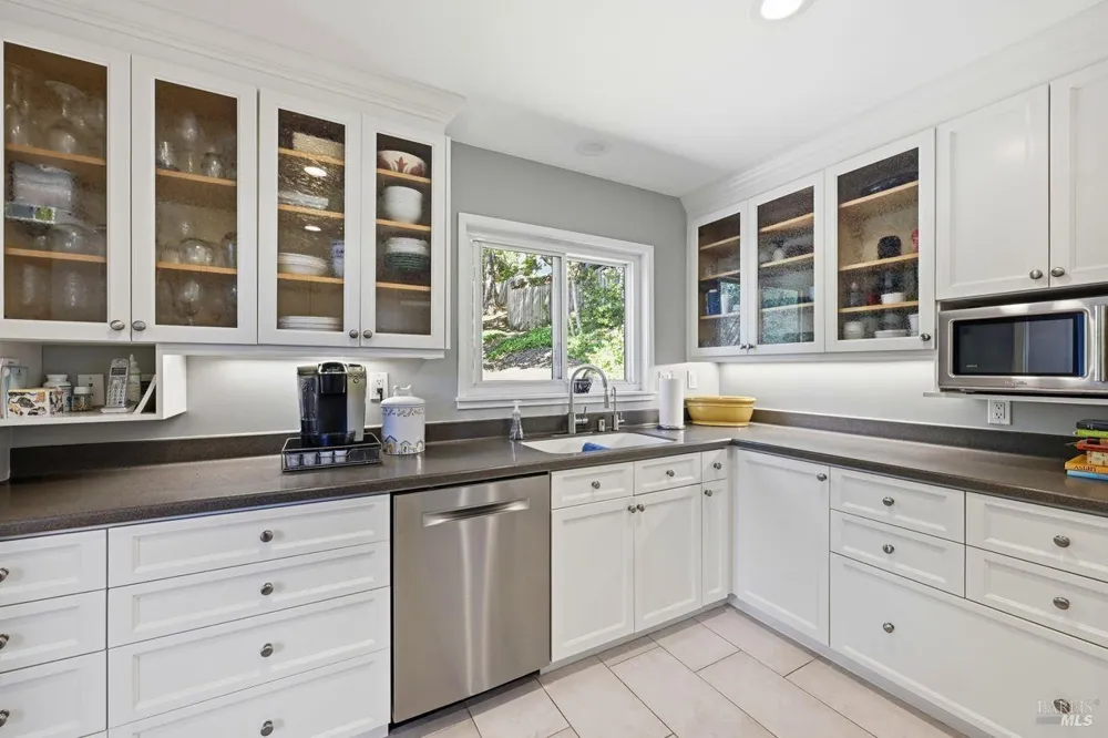 42 Oxford Drive San Rafael, CA 94903