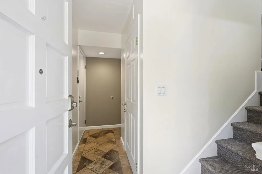 42 Oxford Drive San Rafael, CA 94903