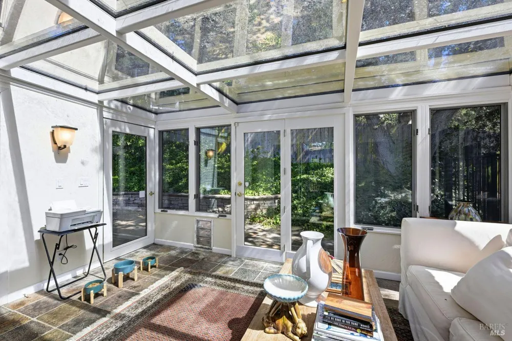 42 Oxford Drive San Rafael, CA 94903