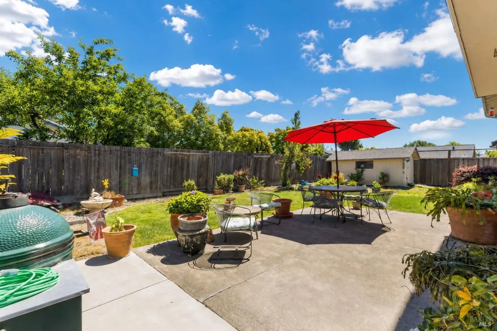 725 Park Lane Petaluma, CA 94954