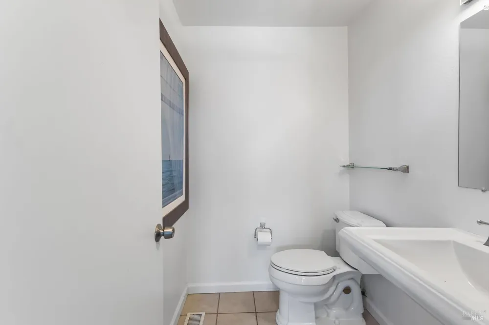 725 Park Lane Petaluma, CA 94954