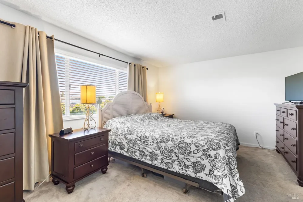 725 Park Lane Petaluma, CA 94954
