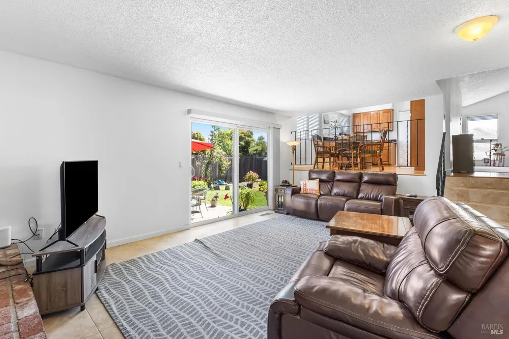 725 Park Lane Petaluma, CA 94954