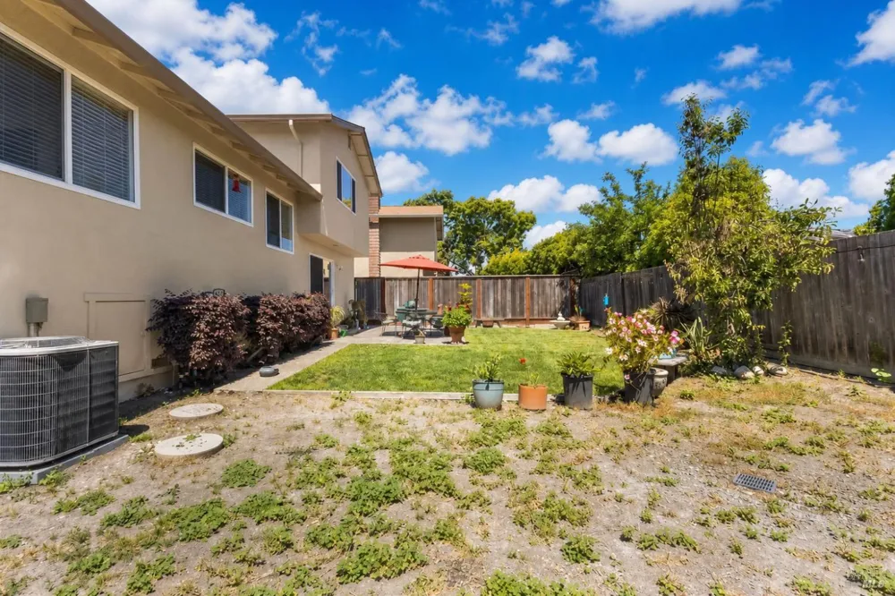 725 Park Lane Petaluma, CA 94954