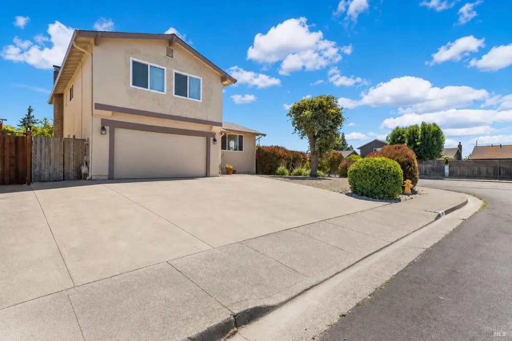 725 Park Lane Petaluma, CA 94954