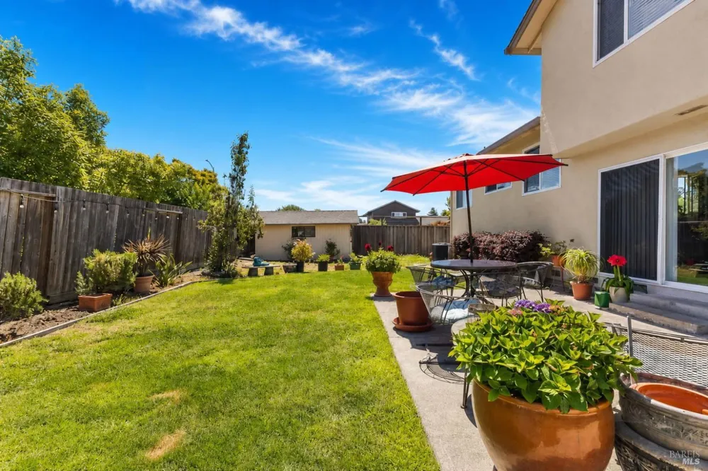 725 Park Lane Petaluma, CA 94954