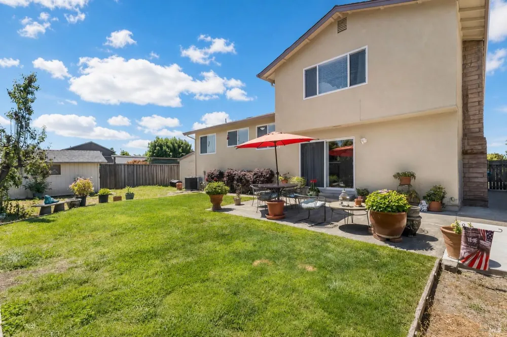 725 Park Lane Petaluma, CA 94954