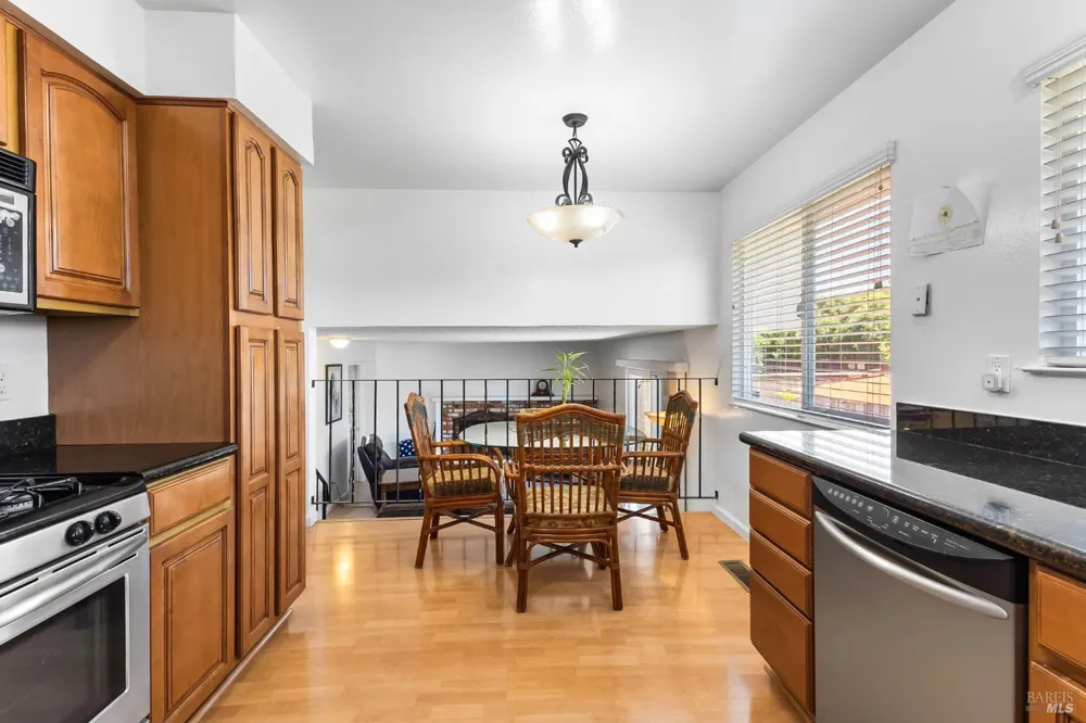 725 Park Lane Petaluma, CA 94954