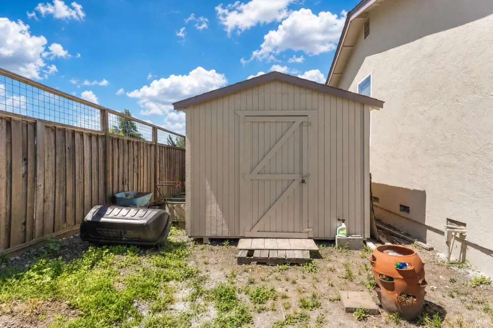 725 Park Lane Petaluma, CA 94954