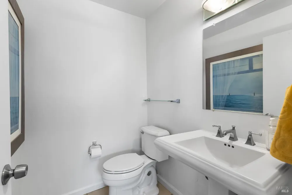 725 Park Lane Petaluma, CA 94954