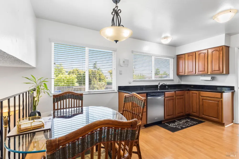 725 Park Lane Petaluma, CA 94954