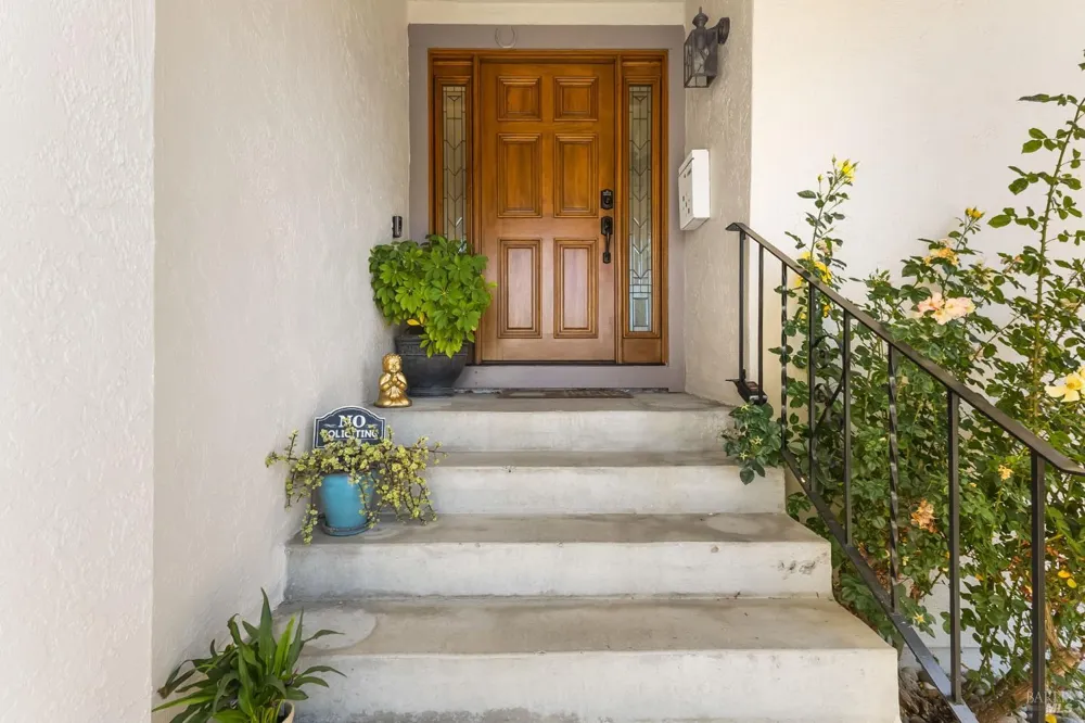 725 Park Lane Petaluma, CA 94954