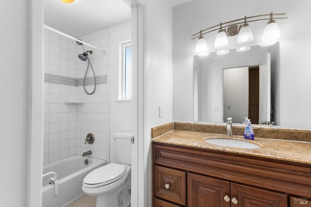 725 Park Lane Petaluma, CA 94954
