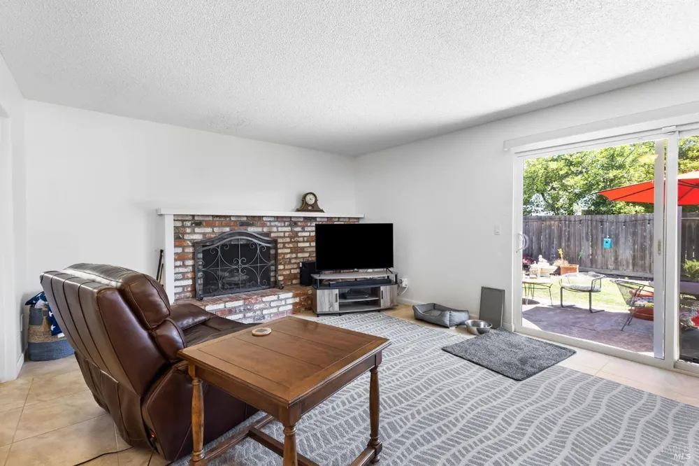 725 Park Lane Petaluma, CA 94954