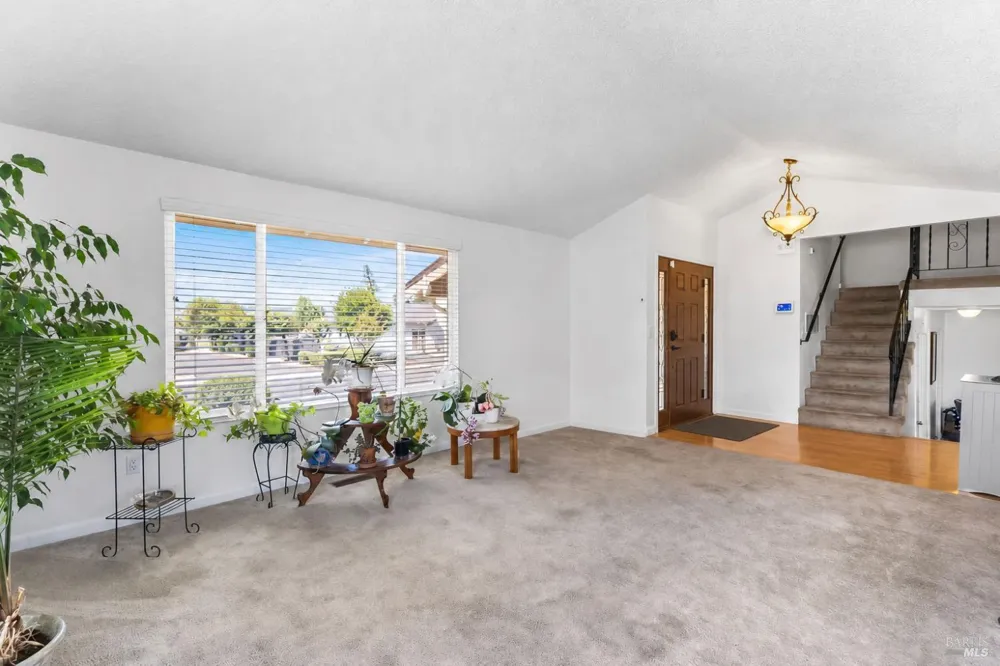 725 Park Lane Petaluma, CA 94954