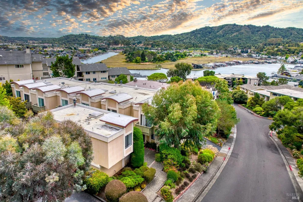 70 Via Belardo Greenbrae, CA 94904