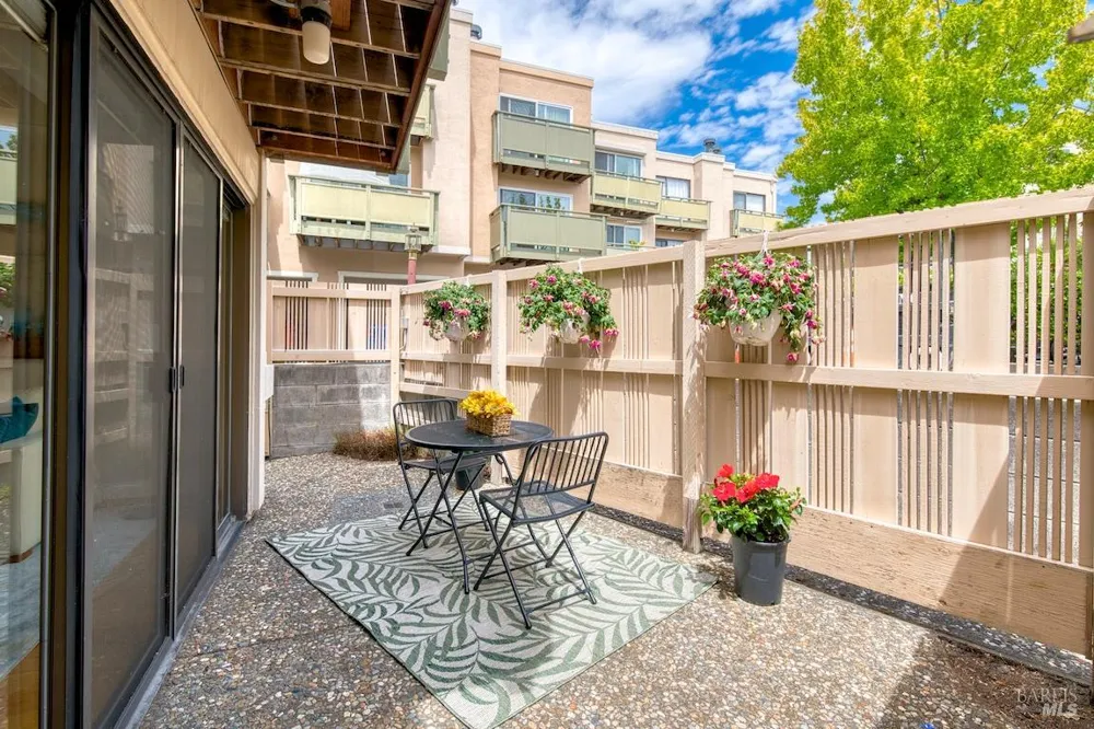 70 Via Belardo Greenbrae, CA 94904