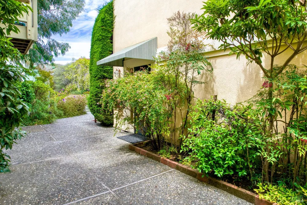 70 Via Belardo Greenbrae, CA 94904