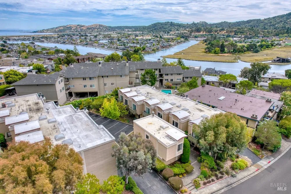 70 Via Belardo Greenbrae, CA 94904