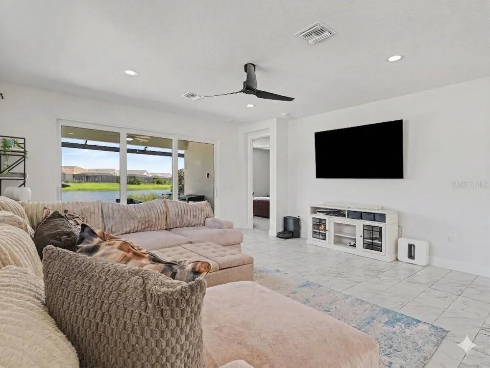 8144 STERNWAY ROAD Sarasota, FL 34240