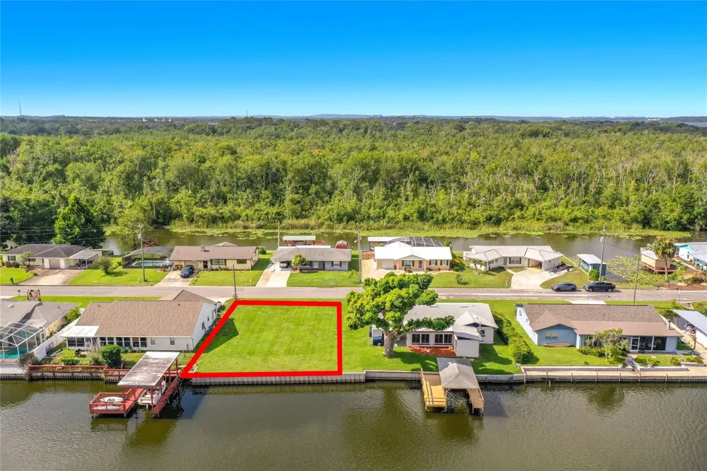 13233 COUNTRY CLUB Tavares, FL 32778