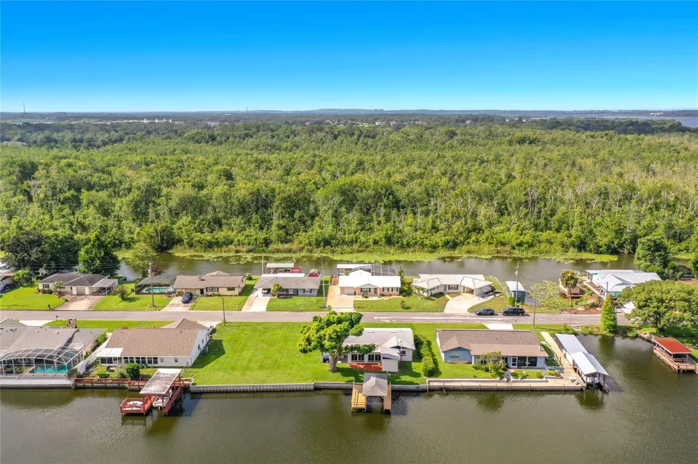13233 COUNTRY CLUB Tavares, FL 32778
