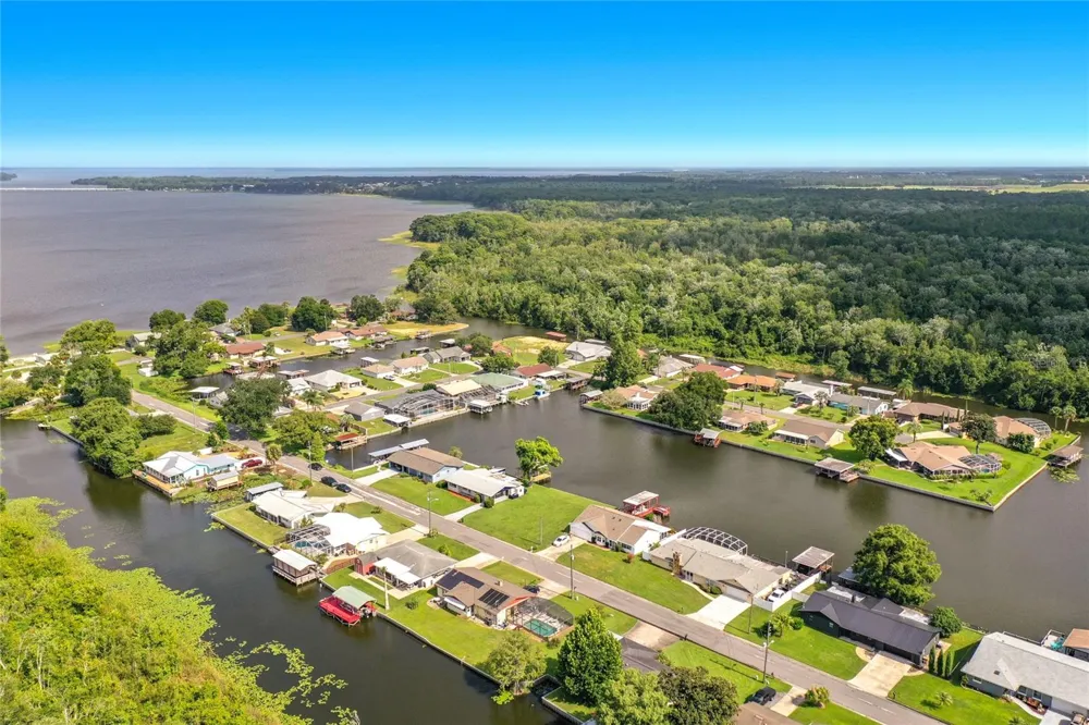 13233 COUNTRY CLUB Tavares, FL 32778