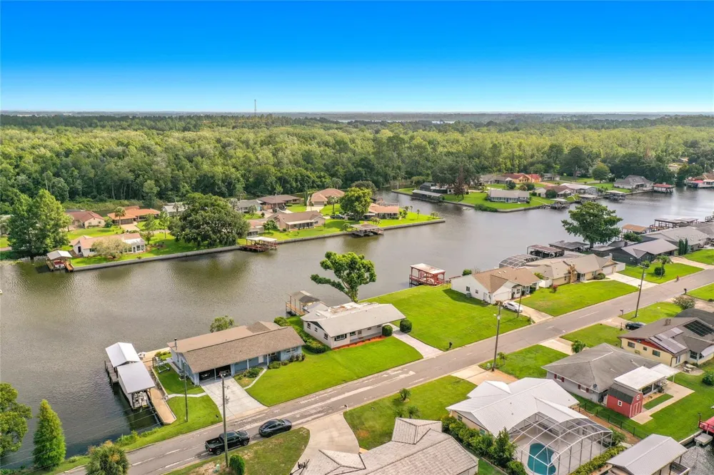 13233 COUNTRY CLUB Tavares, FL 32778