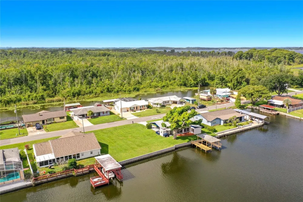 13233 COUNTRY CLUB Tavares, FL 32778